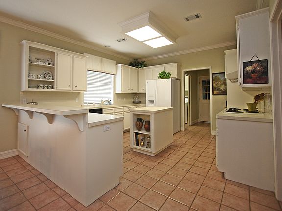 2nd image of 7490 Colonial Dr