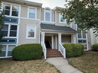 20579 Snowshoe Sq UNIT 301, Ashburn, VA