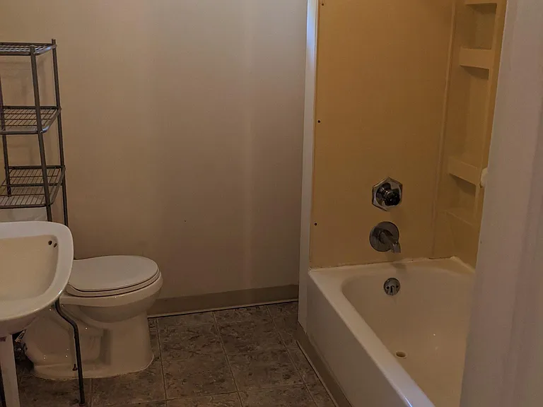 414 S 12th Ave — Photo 27