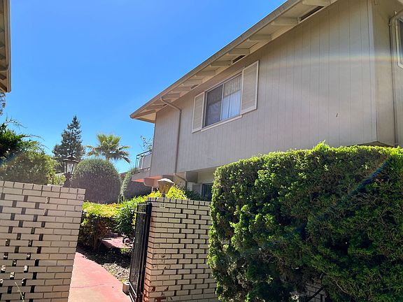 4th image of 368 W Olive Ave #3