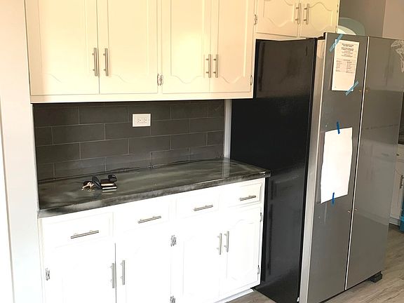 5th image of 10032 S 52nd Ave