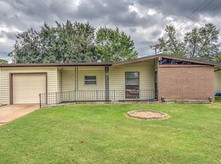 116 Mulberry Ln, Bartlesville, OK 74003