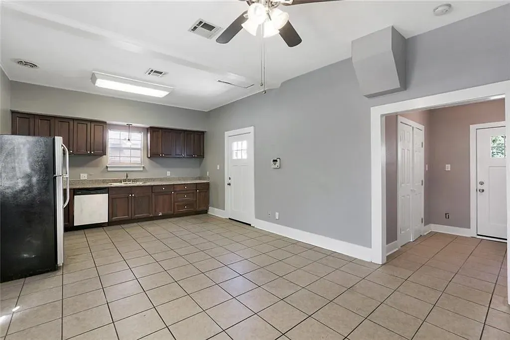 2 bed, 880 sqft, $1,750 — Photo 3