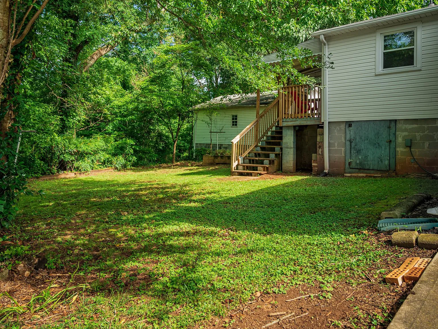 2 bed, 1006 sqft, $2,400 — Photo 2