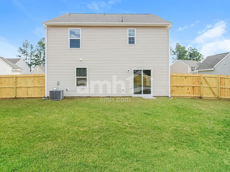 1359 John Swann St — Photo 17