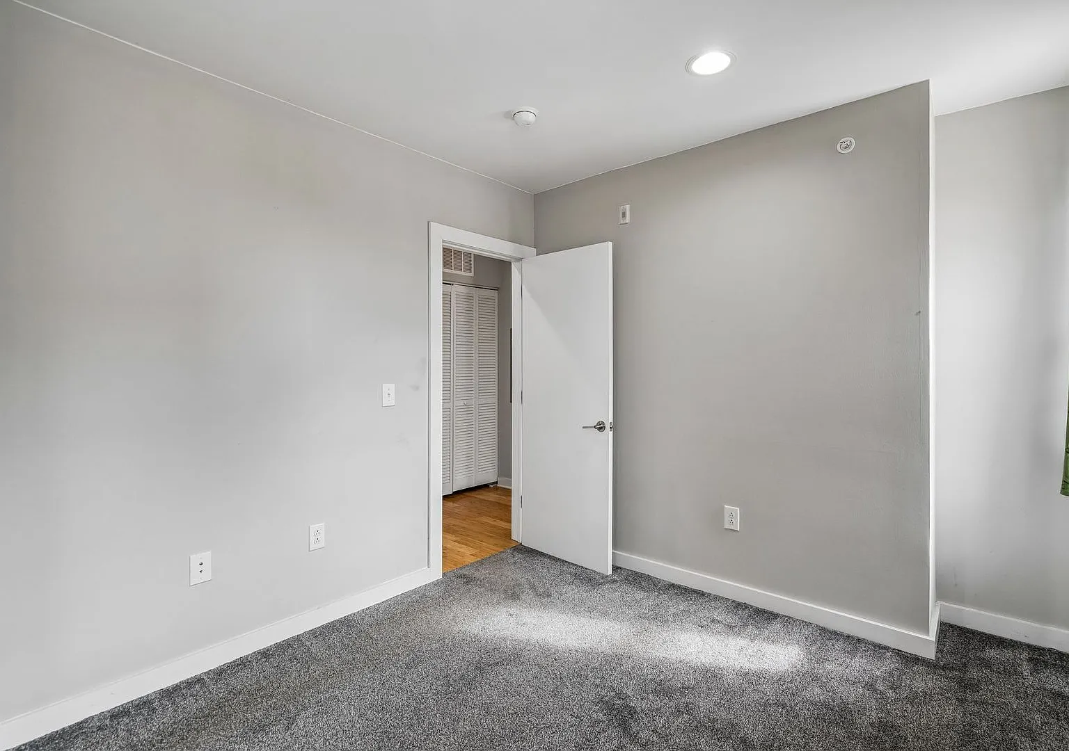 3044 Richmond Street — Photo 3