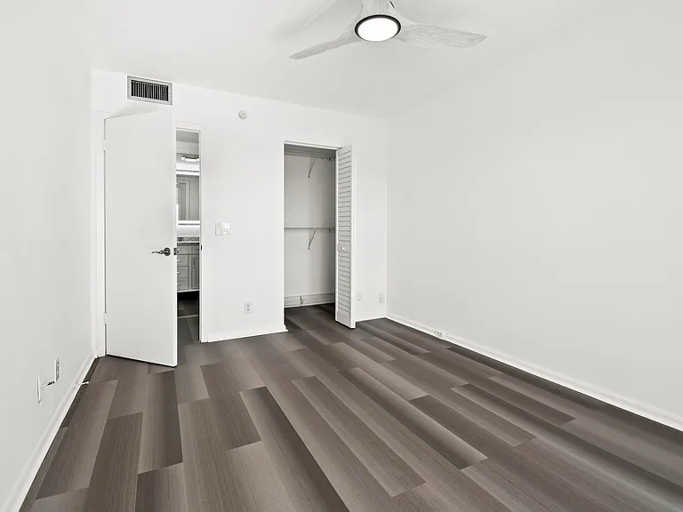 4047 Lincoln Pl #C — Photo 12