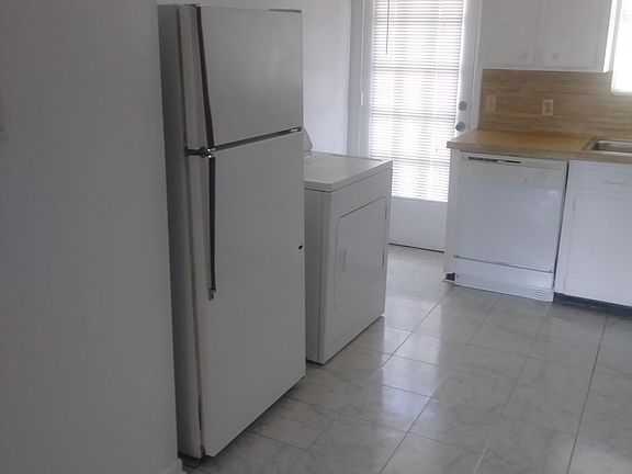4th image of 1016 Tri Oaks Ln APT 74