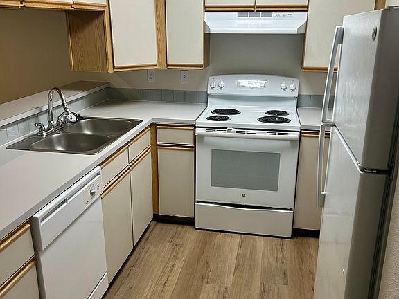 3rd image of 116 Heritage Pl #206