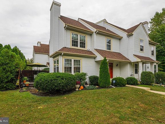 3rd image of 2248 N Tollgate Cir