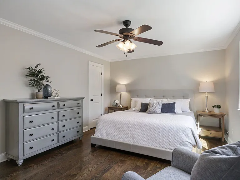 220 Mansell Cir — Photo 16