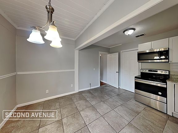 4th image of 1015 Ontario St
