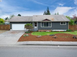 602 E Heintz St, Molalla, OR