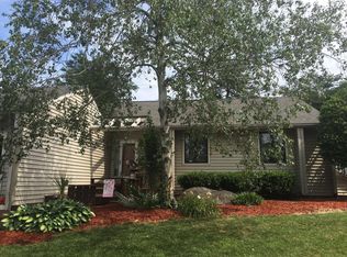 5417 Apple Blossom Ln, Roanoke, VA 24018