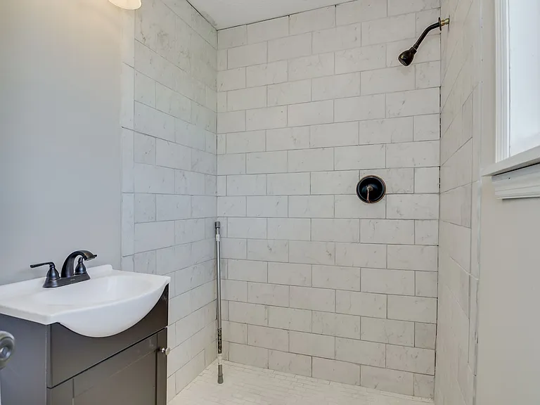 208 Maywood Dr — Photo 18