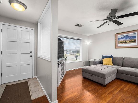5th image of 5621 C St