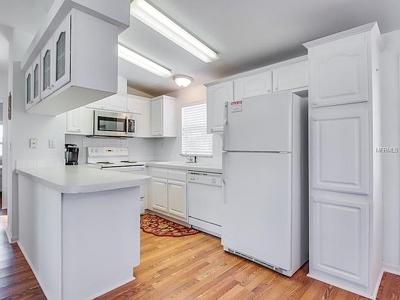 3rd image of 772 N Green Cir