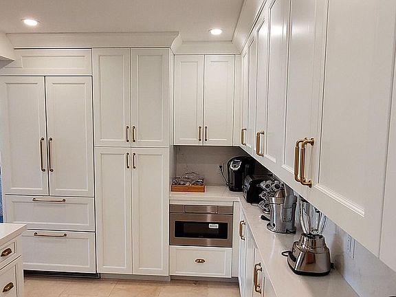 3rd image of 2295 S Ocean Blvd