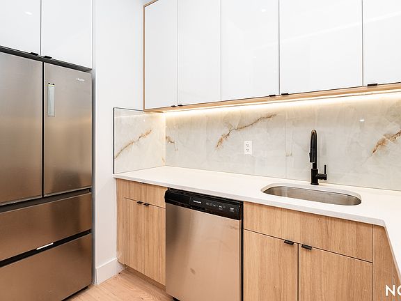 4th image of 1063 Bedford Ave #2F