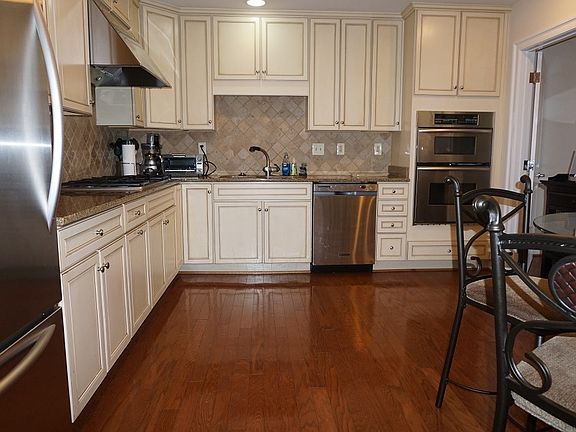 2nd image of 1450 Emerson Ave APT 306