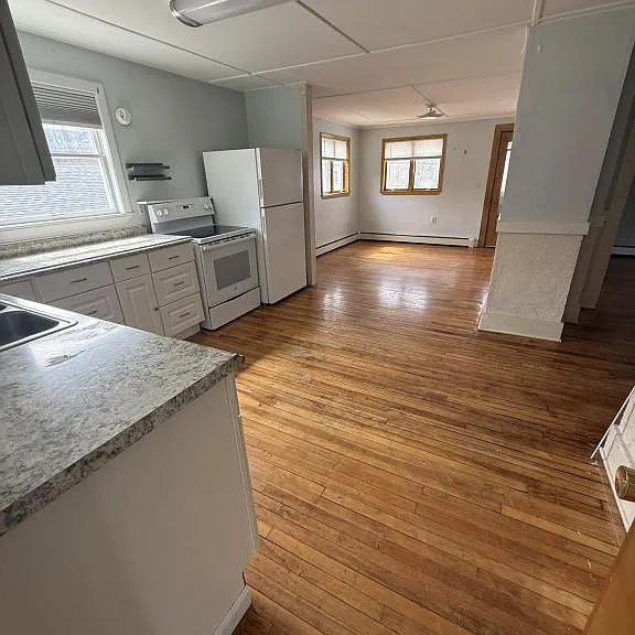 744 Kent St #2 — Photo 2
