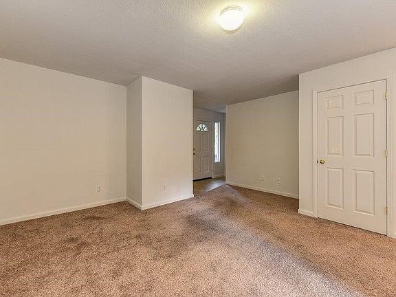 4th image of 4000 Wimbledon Dr