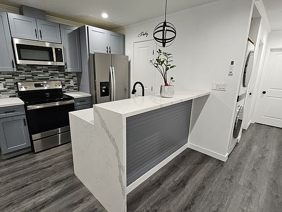 3rd image of 6616 1/2 Plaska Ave #1/2