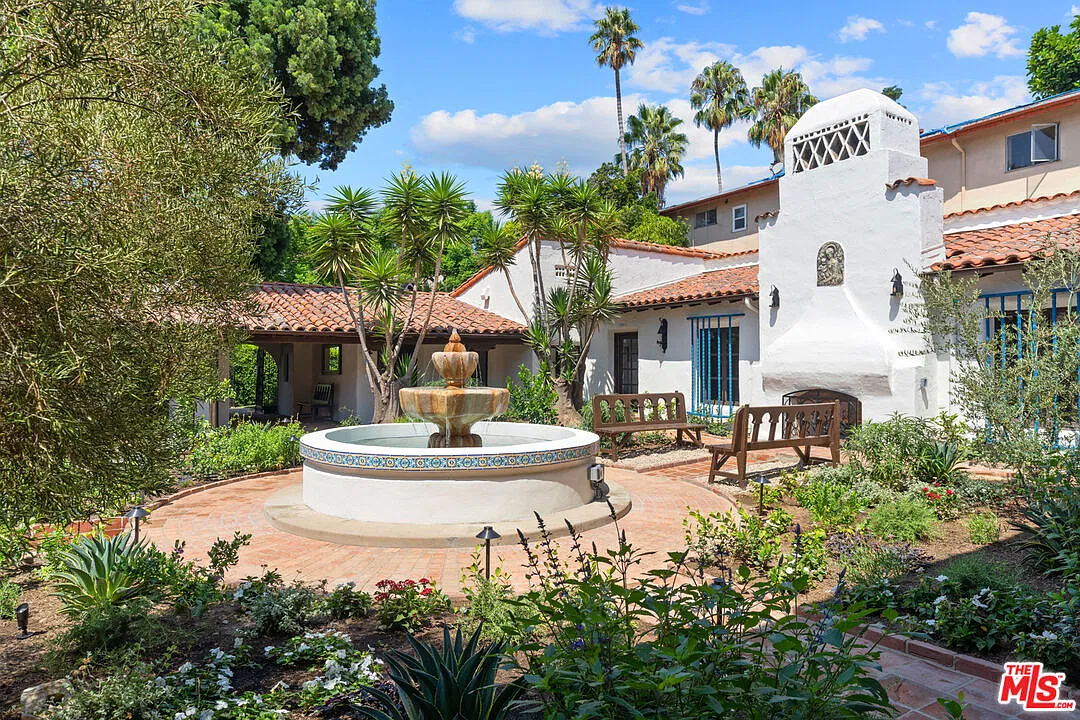 2 bed, 1.0 bath, $5,895 — Photo 1