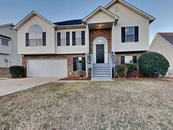 5693 Colonnade Dr, Rex, GA 30273