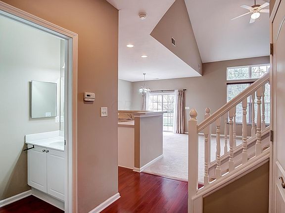 3rd image of 3807 Gabrielle Dr