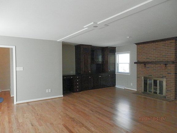 5th image of 407 Shore Dr