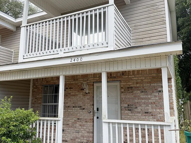 2400 Suwanee Ln — Photo 21