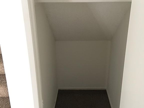 2nd image of 853 Live Oak Pl
