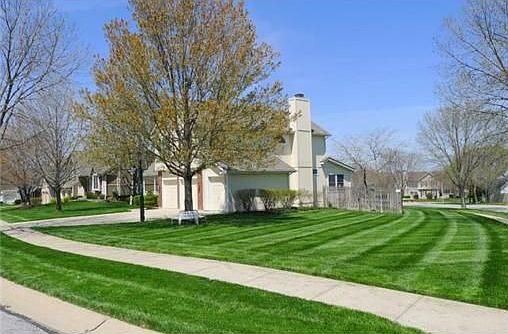 2nd image of 6302 W 158th Pl
