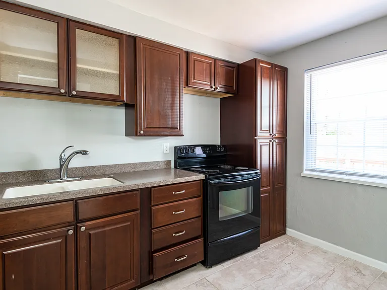 1451 Pershing Blvd — Photo 17