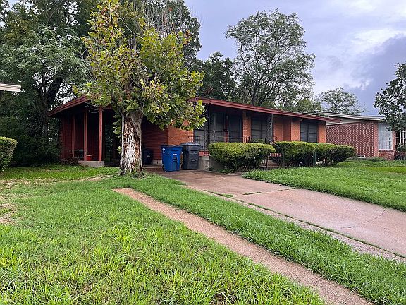 3rd image of 1331 Adelaide Dr