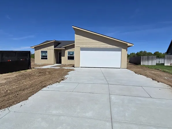 904 Trails Head Cir, Goddard, KS 67052