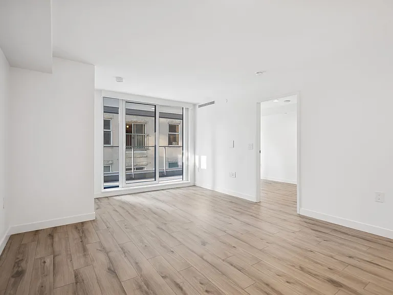 1107 Richards St #201 — Photo 7