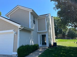 4613 NE Whispering Winds Dr UNIT 52, Lees Summit, MO 64064