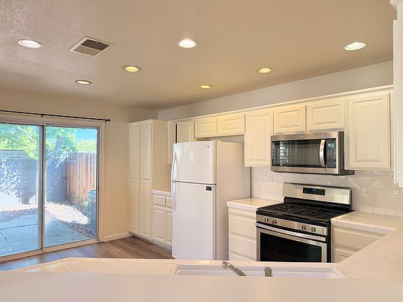 4th image of 3492 Apollo Cir