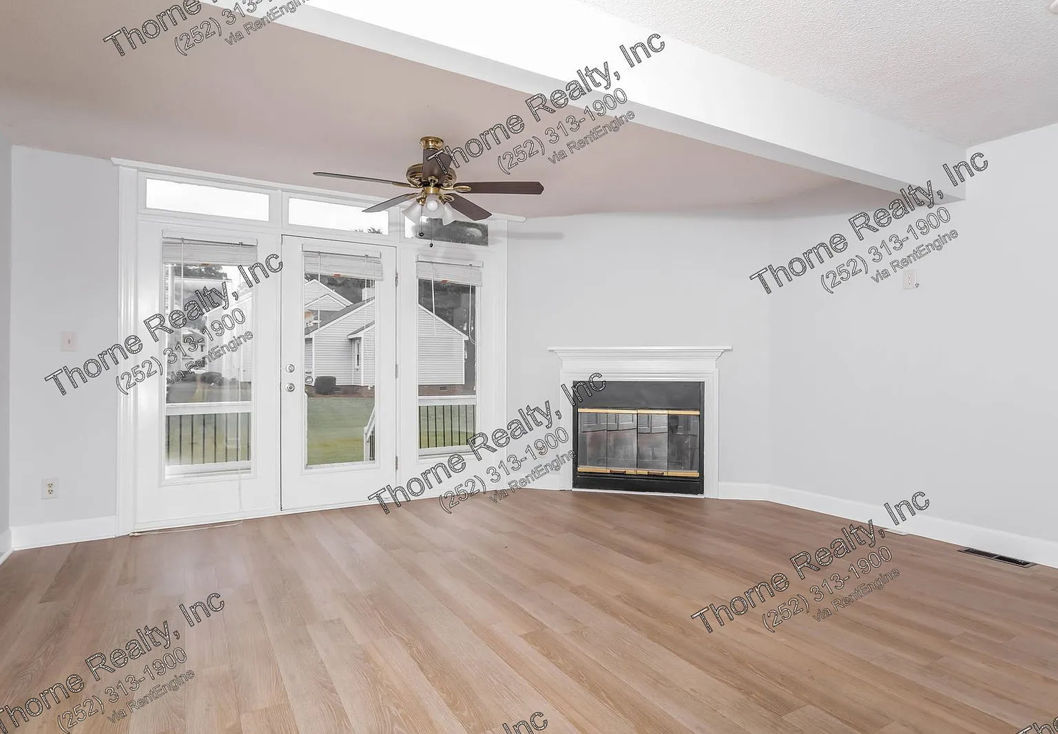 3 bed, 2.0 bath, 1329 sqft, $1,295 — Photo 2