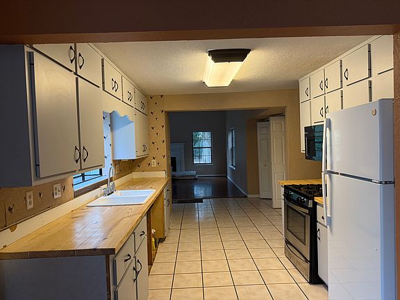 2nd image of 13955 N Us Highway 441 #1
