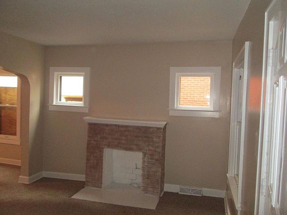 3rd image of 307 N Lawn Ave