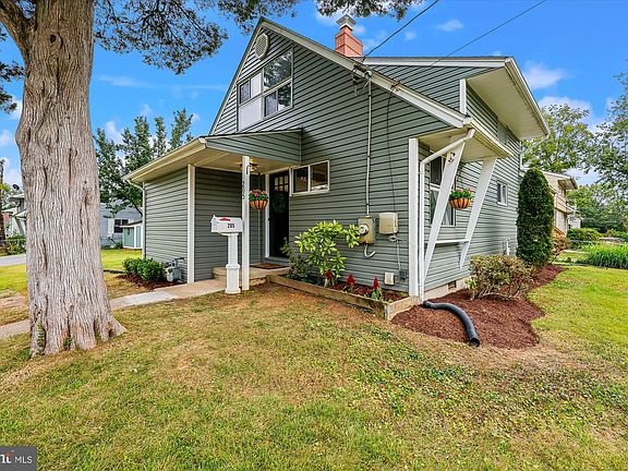 3rd image of 205 Cedar Ln