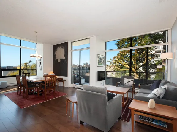 1420 Duchess Ave #114, West Vancouver, BC V7T 1H8