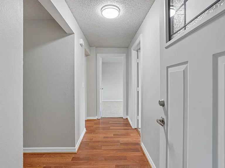 Linden Lane Apartments — Photo 7