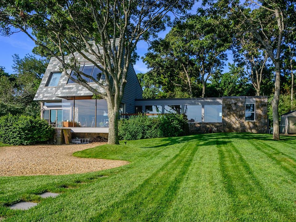 1st image of 60 Gardiner's Bay Dr