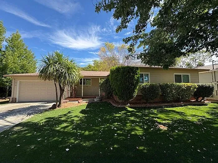 3 bed, 1786 sqft, $2,450 — Photo 2