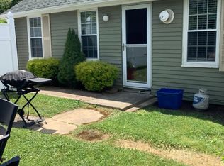 39 1/2 Knowlesway, Narragansett, RI 02882