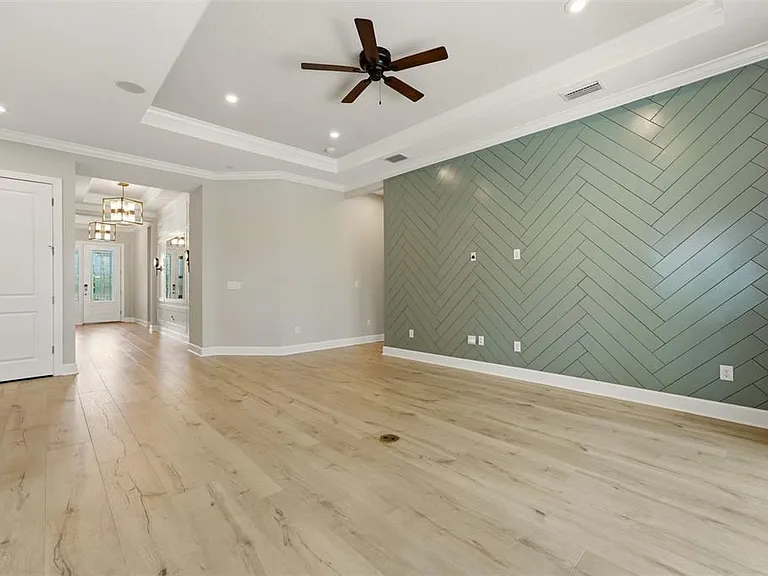 7708 Moonbeam Ave — Photo 9